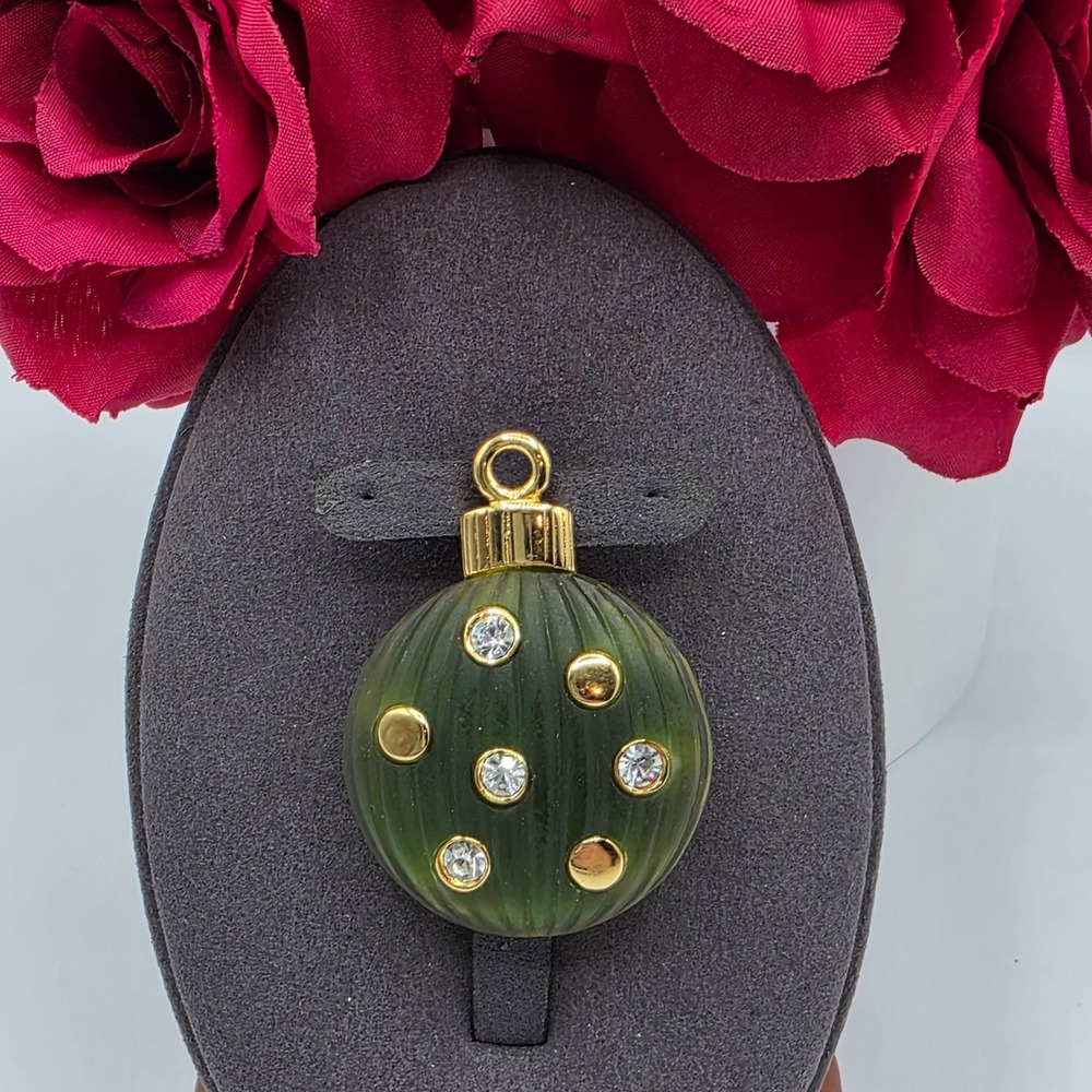Vintage Liz Claiborne Ornament Pendant Brooch Green Crystal Gold Tone Designer